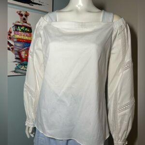 Beautiful Lace detail sleeved White House Black Market Blouse